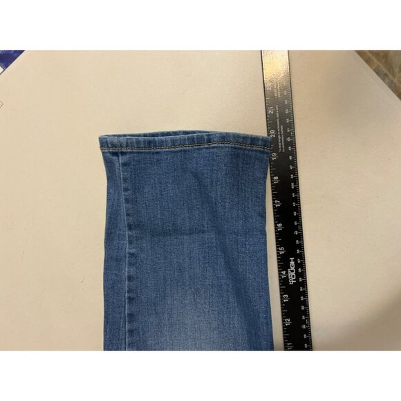 St. John's Bay Cropped Jeans Medium Wash Sz 16P Petite - Picture 8 of 8